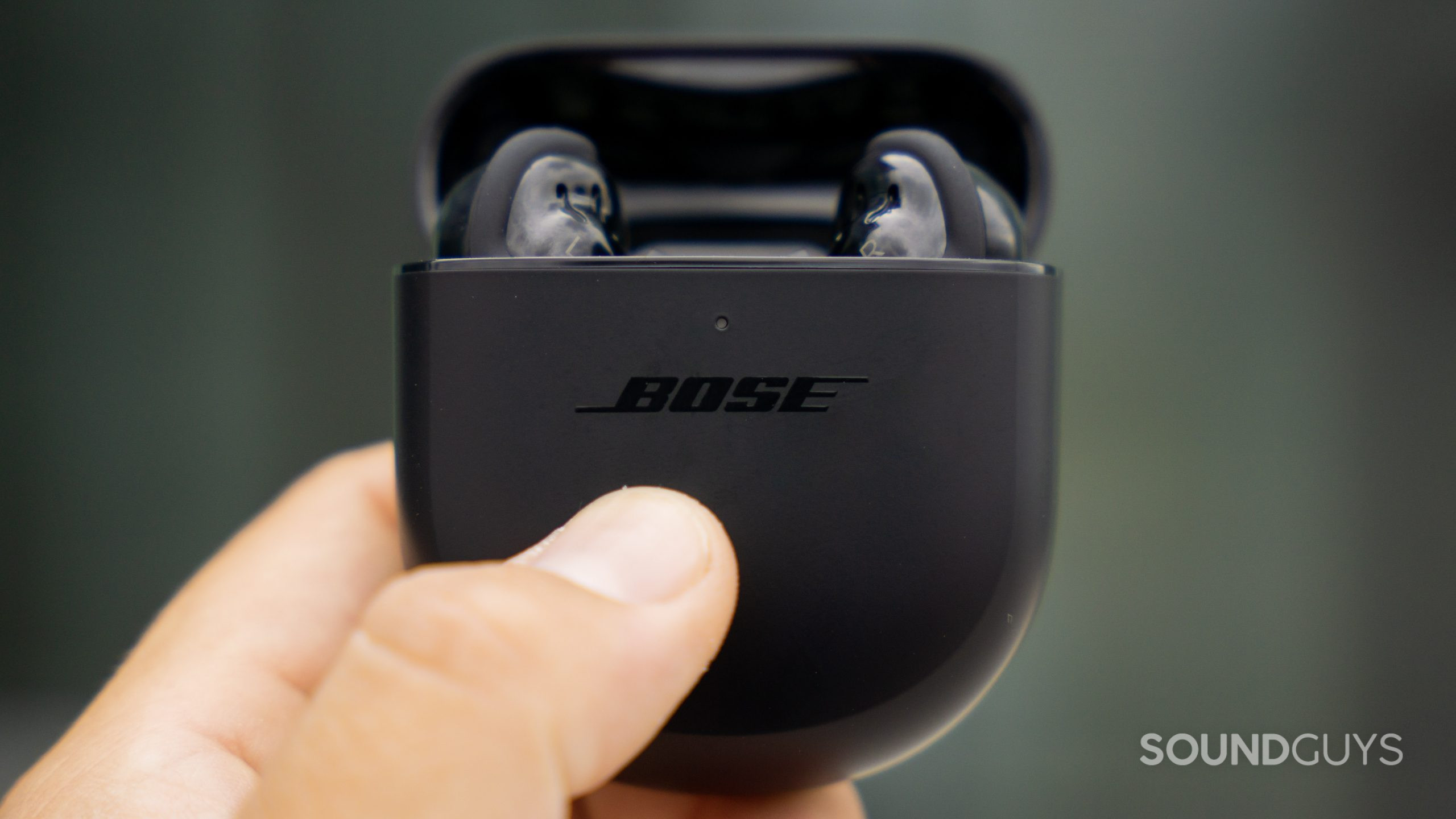 Does Bose Quietcomfort Earbuds Have Wireless Charging